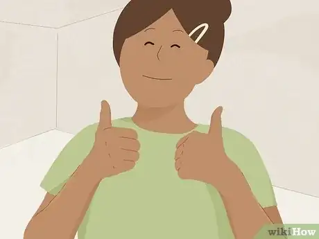 Imagen titulada Start a Conversation at School Step 8