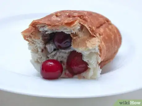 Imagen titulada Eat Cherries Step 10