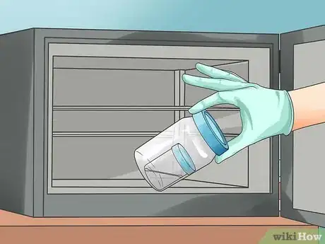 Imagen titulada Take a Throat Culture Step 9