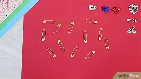 Imagen titulada Make a Charm Bracelet Step 9