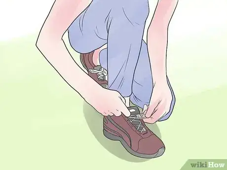 Imagen titulada Use an Inversion Table for Back Pain Step 2