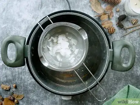 Imagen titulada Melt Candles Step 13