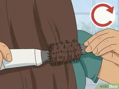 Imagen titulada Curl Hair Using a Hot Air Brush Step 13.jpeg