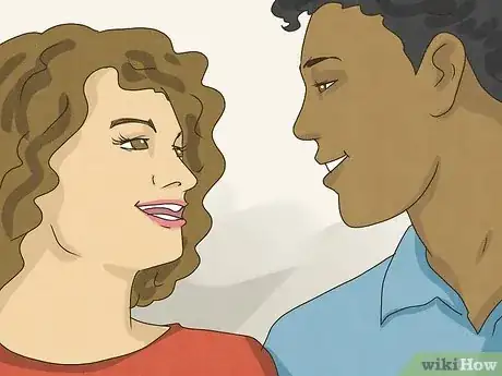 Imagen titulada Tell if a Girl Wants to Hold Hands Step 9