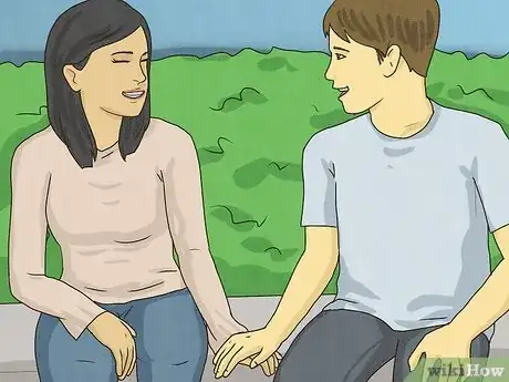 Imagen titulada Tell if a Girl Wants to Hold Hands Step 5