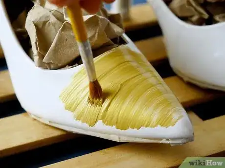Imagen titulada Make Glitter Shoes Step 8