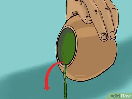 Imagen titulada Glaze a Pot Step 12