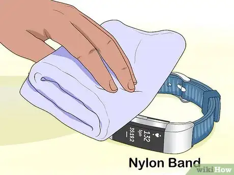 Imagen titulada Clean a Fitbit Band Step 16