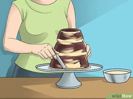 Imagen titulada Make a Volcano Cake Step 11
