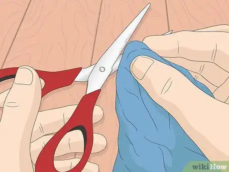 Imagen titulada Clean Adhesive from Scissors Step 7