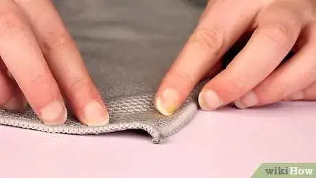 Imagen titulada Do a Simple Coin Magic Trick Step 16