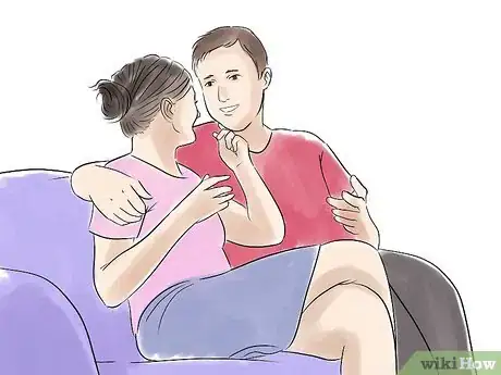Imagen titulada Kiss and Cuddle With Your Boyfriend Step 2