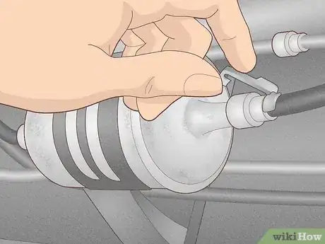 Imagen titulada Change a Fuel Filter Step 11