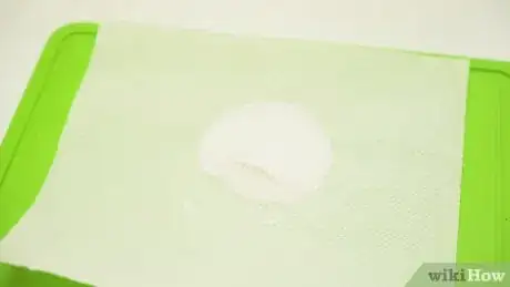 Imagen titulada Make a Bottle Bomb Step 1