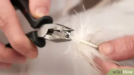 Imagen titulada Make Feather Earrings Step 6