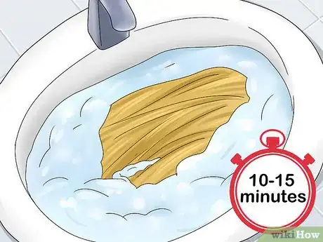 Imagen titulada Take Care of Synthetic Hair Extensions Step 12
