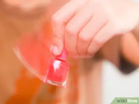 Imagen titulada Keep Nail Polish from Drying Out Step 6