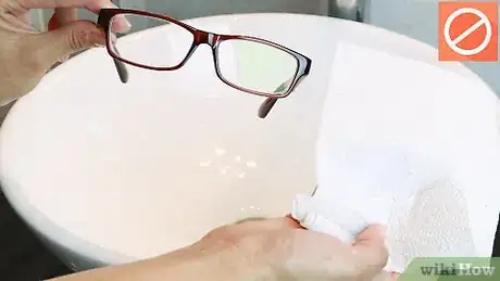 Imagen titulada Clean Eyeglasses Step 14
