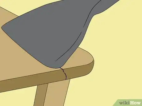 Imagen titulada Do Pest Control With a Vacuum Cleaner Step 5