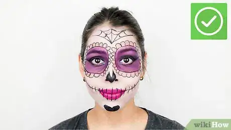 Imagen titulada Apply Day of the Dead Makeup Step 14