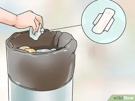 Imagen titulada Change a Heavy Flow Menstrual Pad Step 4