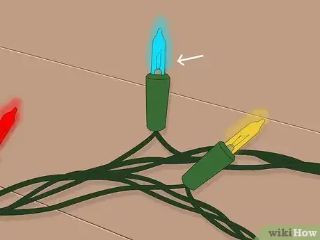 Imagen titulada Fix Christmas Lights Step 10