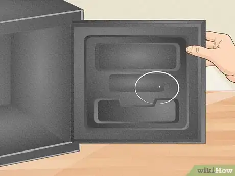 Imagen titulada Open a Digital Safe Without a Key Step 6
