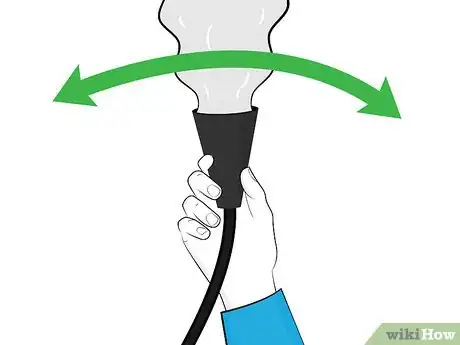 Imagen titulada Use a Fire Extinguisher Step 7