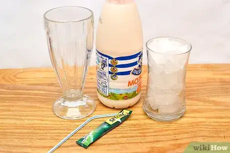Imagen titulada Make a Traditional Greek Frappe Step 1
