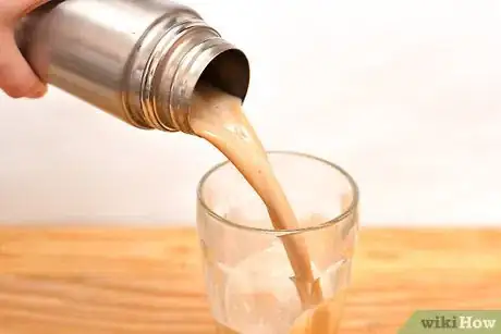 Imagen titulada Make a Traditional Greek Frappe Step 6