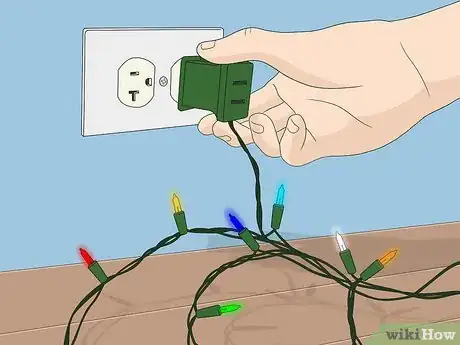 Imagen titulada Fix Christmas Lights Step 15