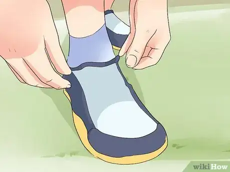 Imagen titulada Use Water Exercises for Back Pain Step 1