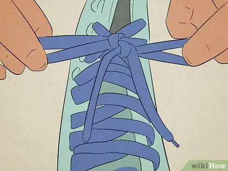 Imagen titulada Tie Roller Skate Laces Step 11
