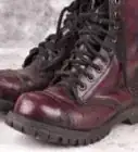 tener botas brillantes