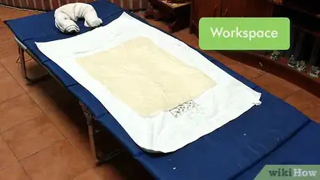 Imagen titulada Give a Back Massage Step 1