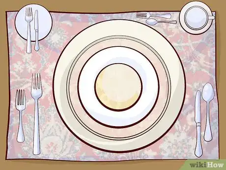 Imagen titulada Set a Dinner Table Step 10
