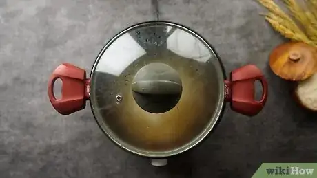 Imagen titulada Cook Rice with Chicken Broth Step 3