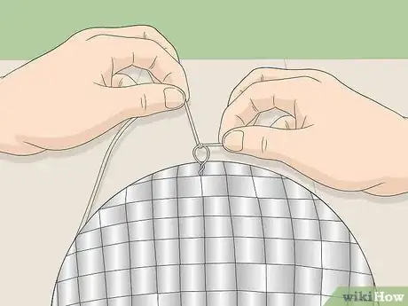 Imagen titulada Make a Disco Ball with CDs Step 19