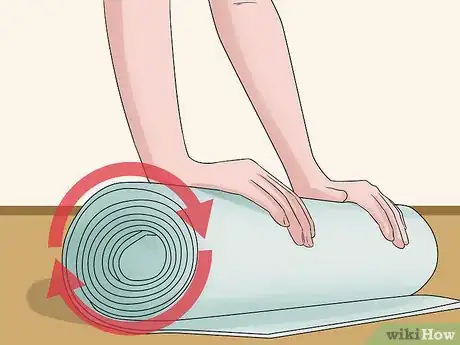 Imagen titulada Do Arm Circle Planks Step 1