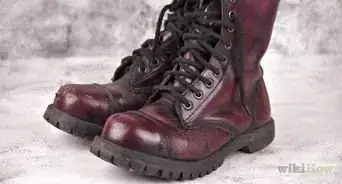 tener botas brillantes