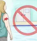 darte un baño con un nuevo tatuaje