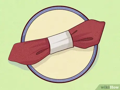 Imagen titulada Set a Dinner Table Step 12