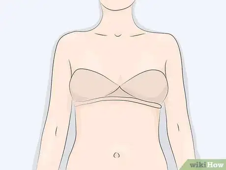 Imagen titulada Keep Off Shoulder Tops in Place Step 3