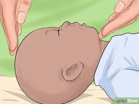 Imagen titulada Perform Rescue Breathing Step 17