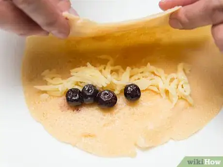 Imagen titulada Eat Pancakes Step 15
