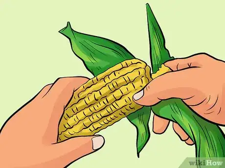 Imagen titulada Eat Corn on the Cob Step 1