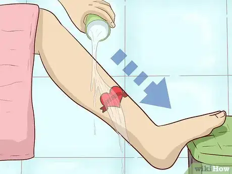Imagen titulada Take a Shower With a New Tattoo Step 7