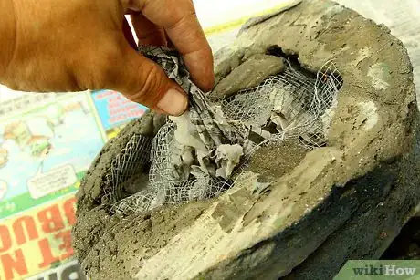 Imagen titulada Make Fake Rocks with Concrete Step 15