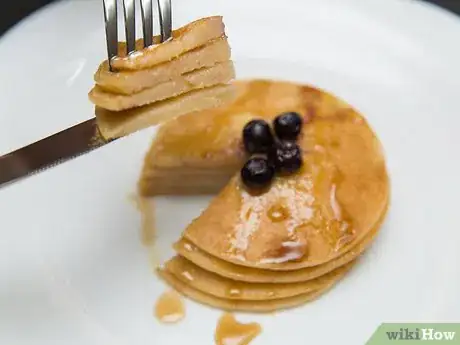Imagen titulada Eat Pancakes Step 12