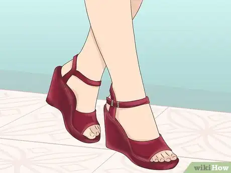 Imagen titulada Dress As a Winter Wedding Guest Step 8